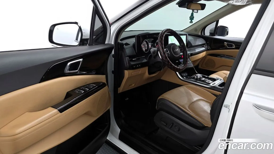 Kia Carnival — фото 10