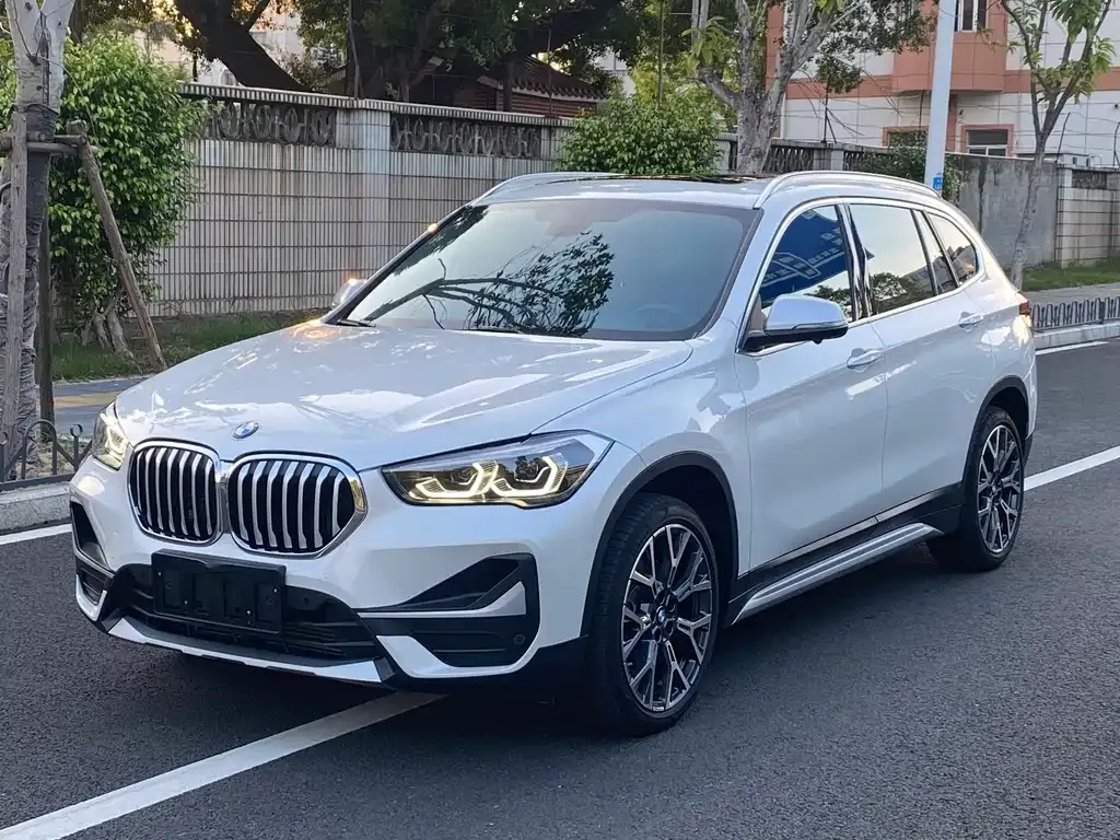 BMW X1 — фото 1