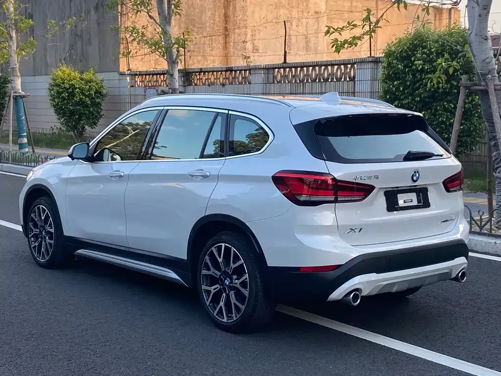 BMW X1 — фото 7