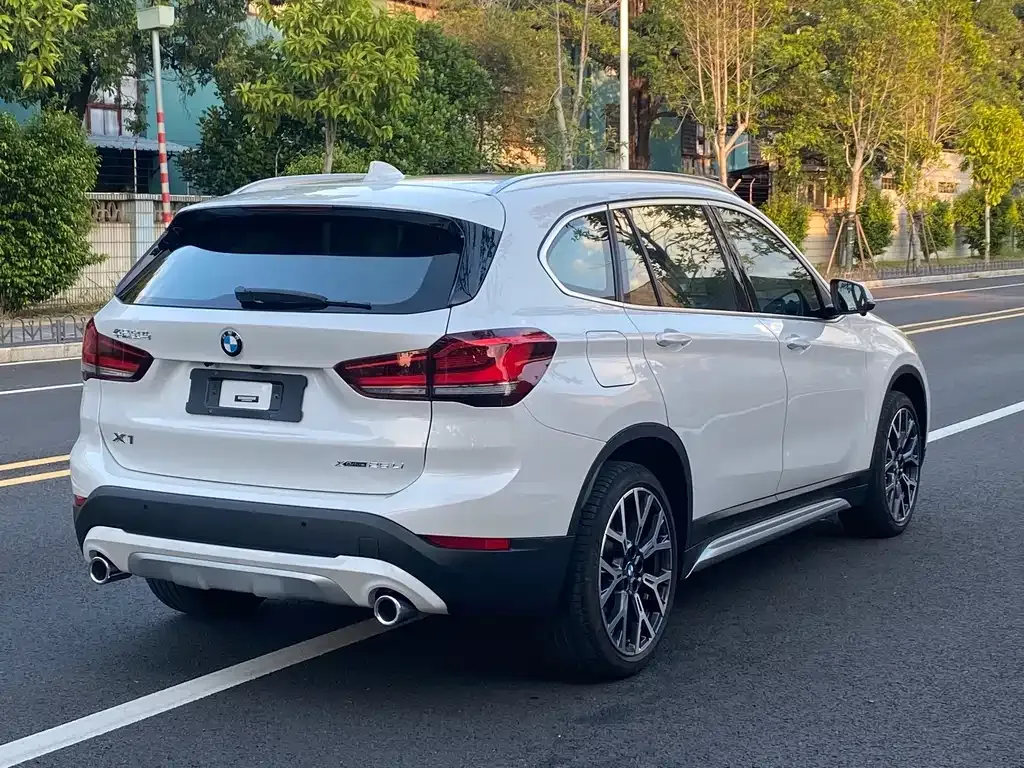 BMW X1 — фото 9