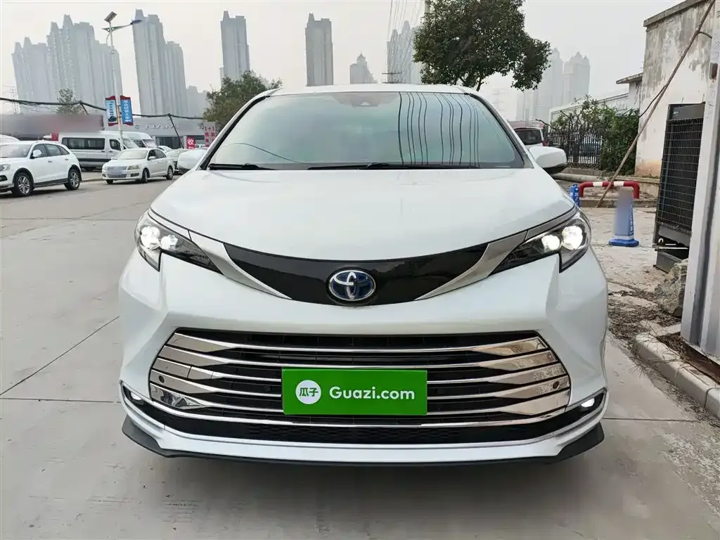 Toyota Sienna 2022 из CN, фото 3