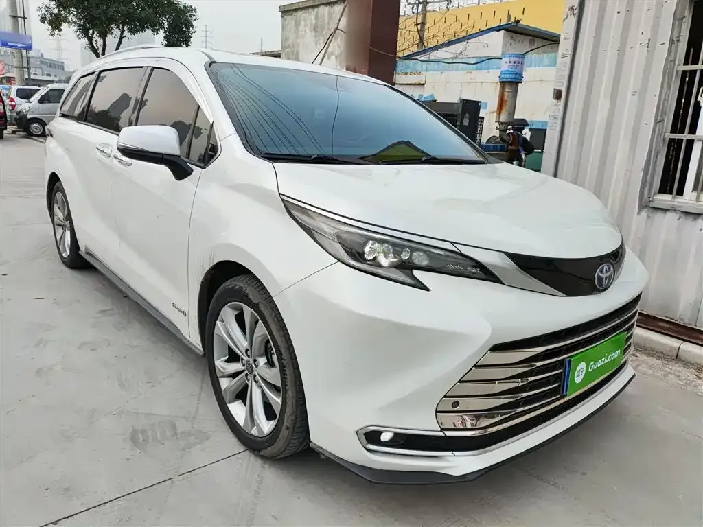 Toyota Sienna 2022 из CN, фото 4