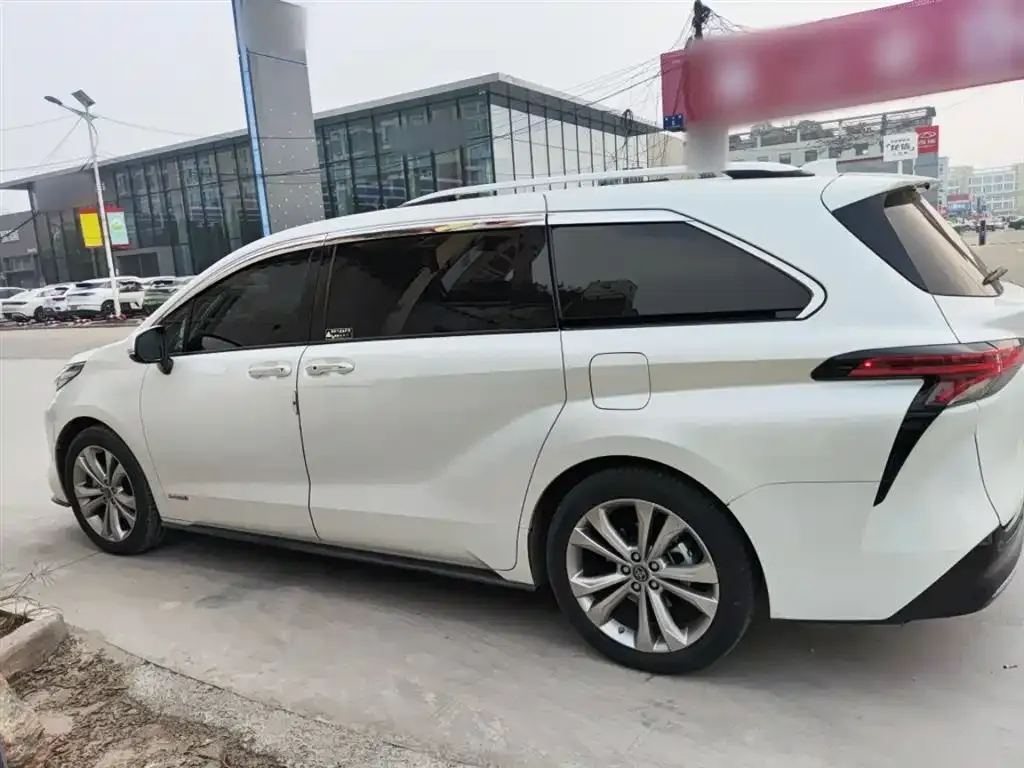 Toyota Sienna 2022 из CN, фото 5