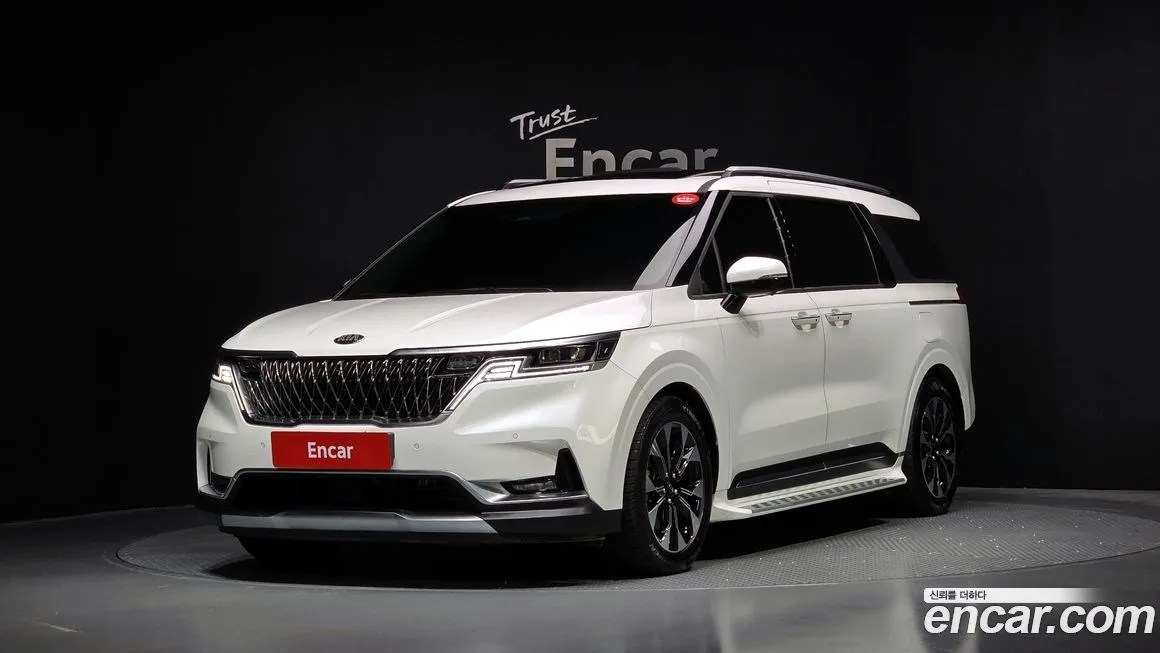 Kia Carnival — фото 1