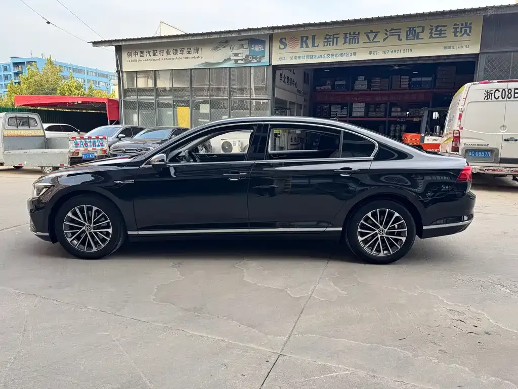 Volkswagen Magotan 2021 из CN, фото 2