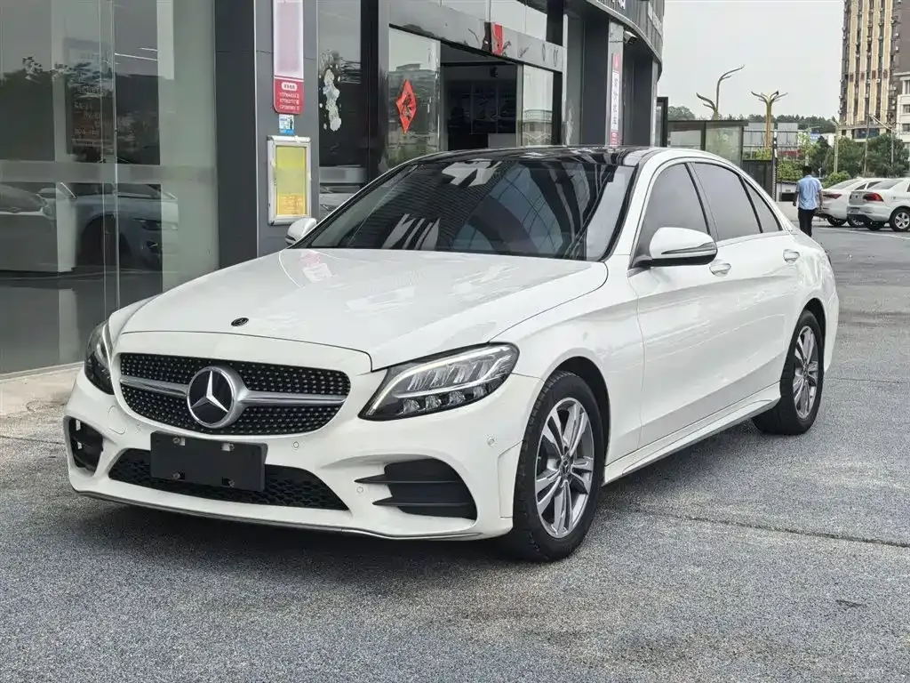 Mercedes-Benz C-Class — фото 1