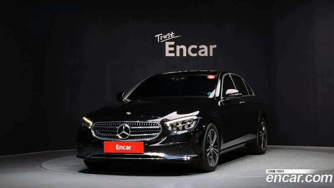 Mercedes-Benz E-Class — фото 1
