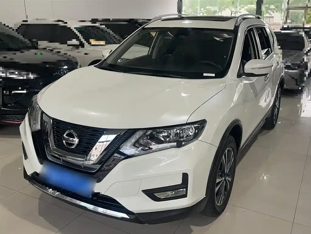 Nissan X-Trail — фото 1