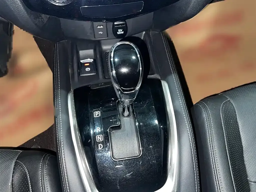 Nissan X-Trail — фото 10