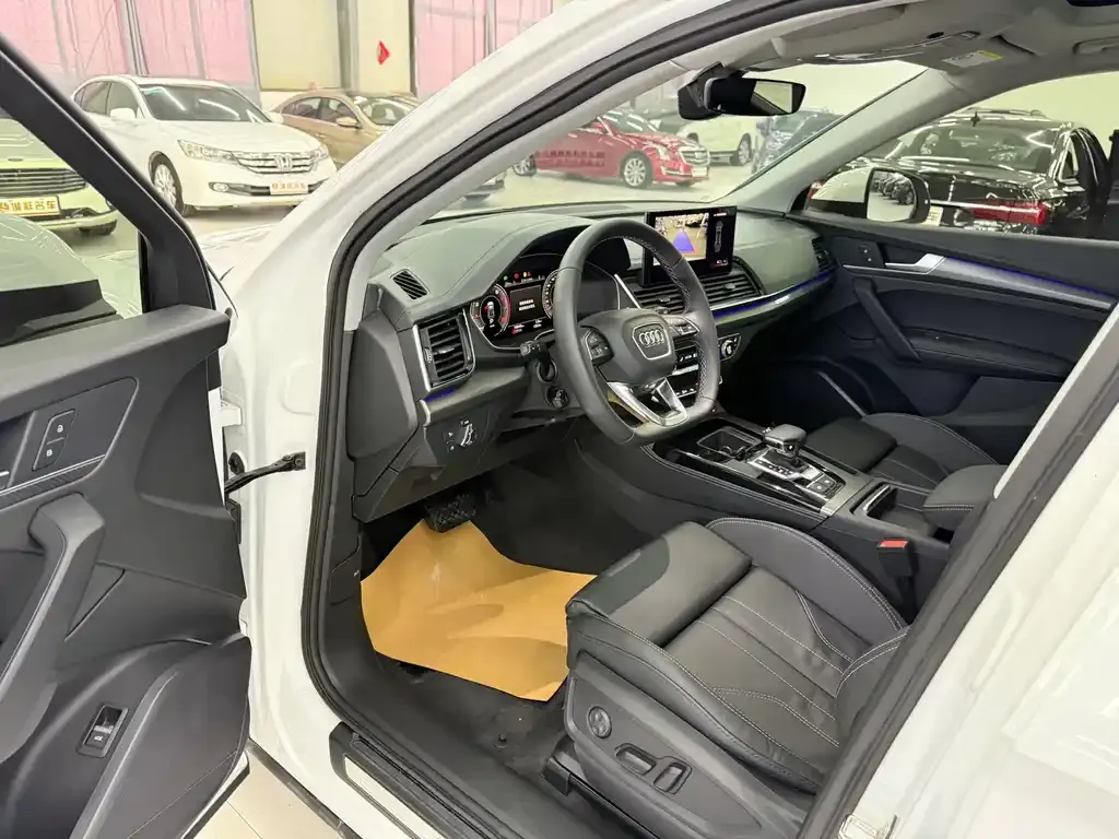 Audi Q5L 2021 из CN, фото 4