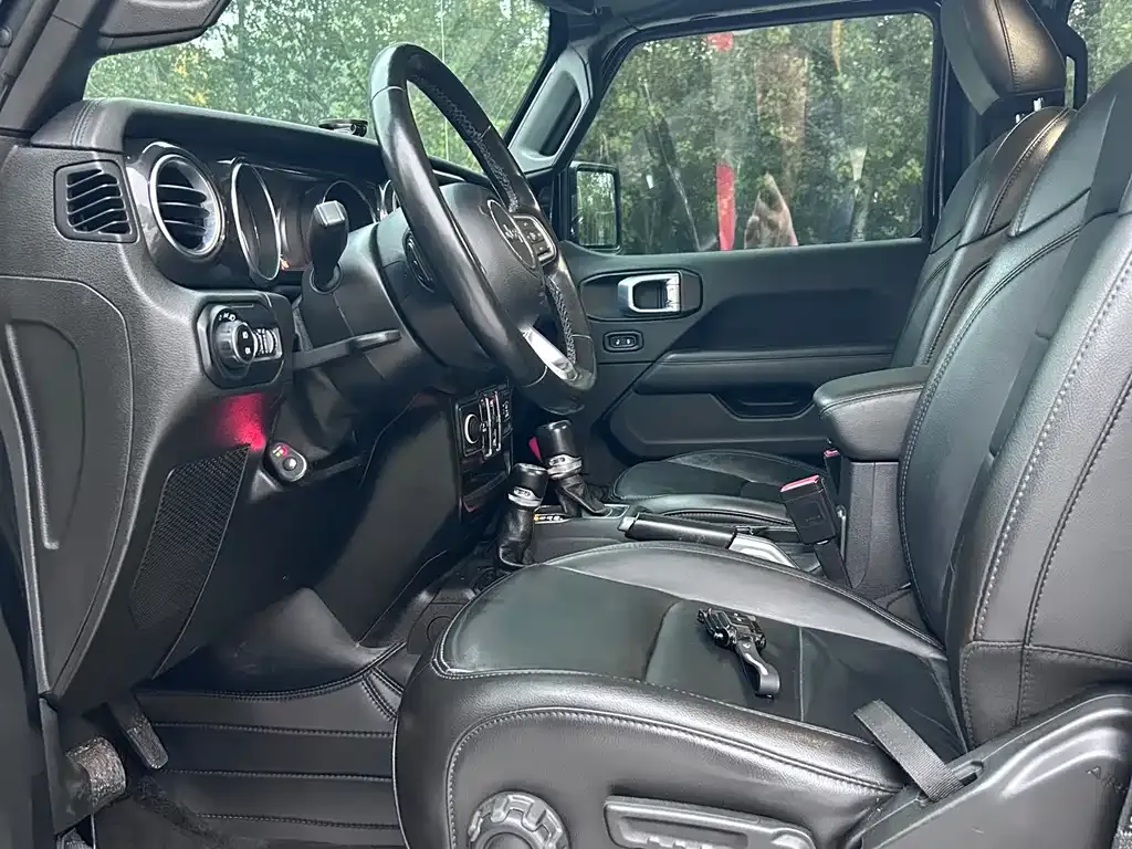 Jeep Wrangler 2022 из CN, фото 10