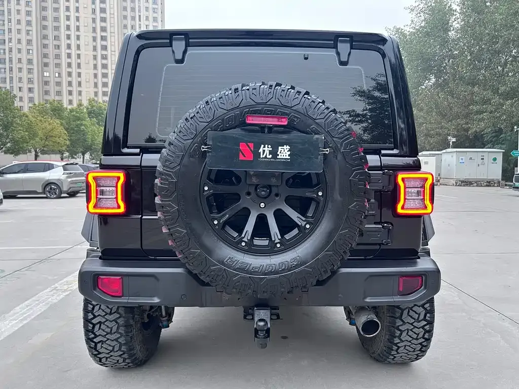 Jeep Wrangler 2022 из CN, фото 7