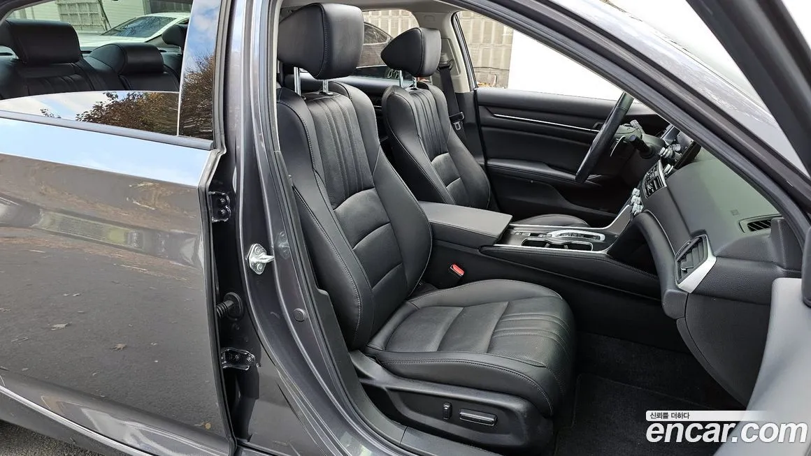 Honda Accord — фото 10