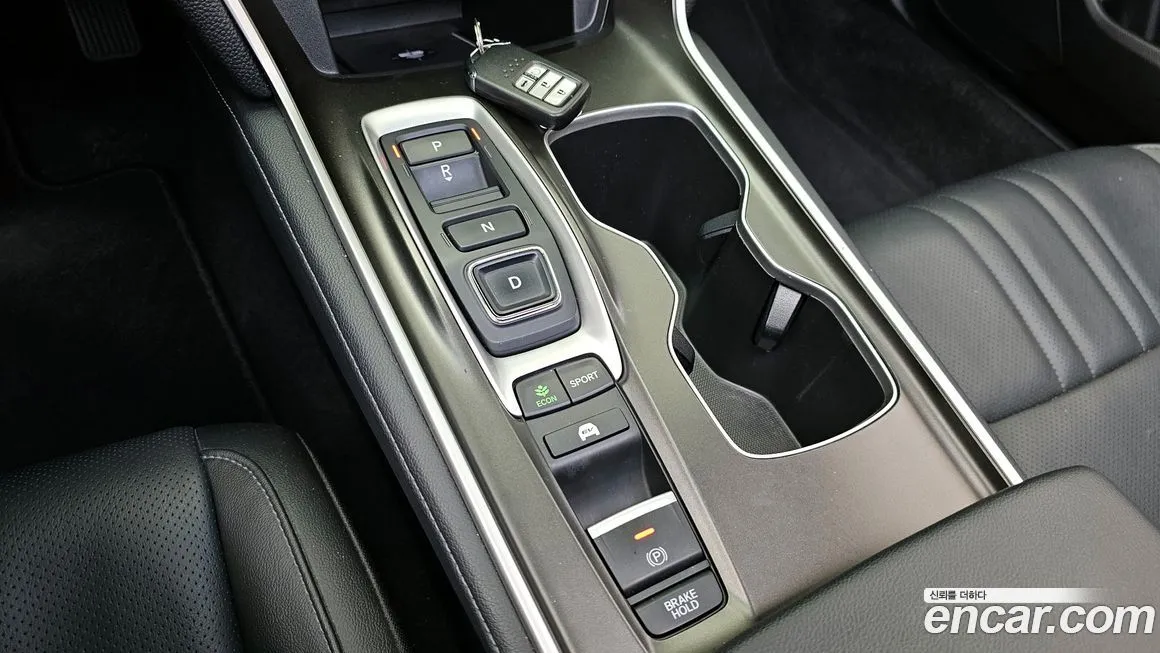 Honda Accord — фото 9
