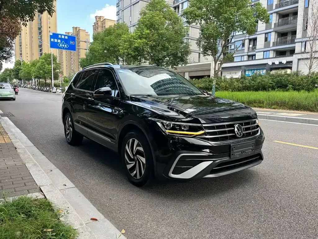 Volkswagen Tiguan L 2021 из CN, фото 3