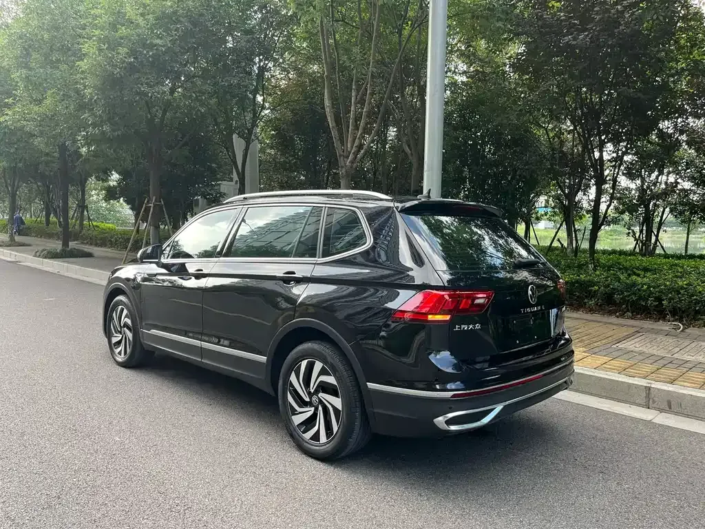 Volkswagen Tiguan L 2021 из CN, фото 4