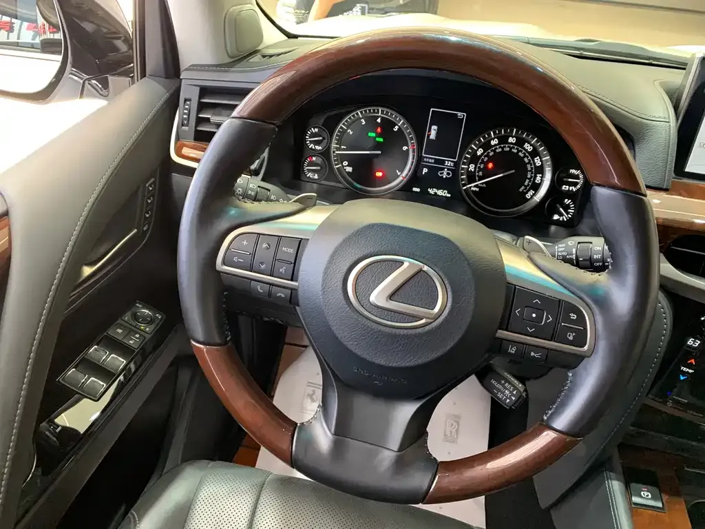 Lexus LX 2022 из CN, фото 10