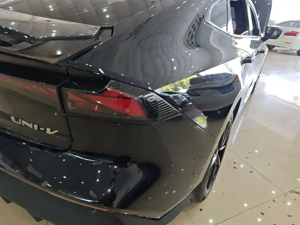 Changan UNI-V 2023 из CN, фото 8