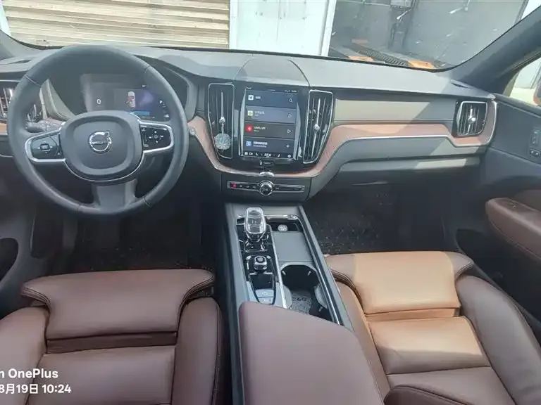 Volvo XC60 2023 из CN, фото 5