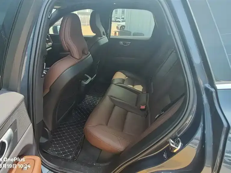 Volvo XC60 2023 из CN, фото 6