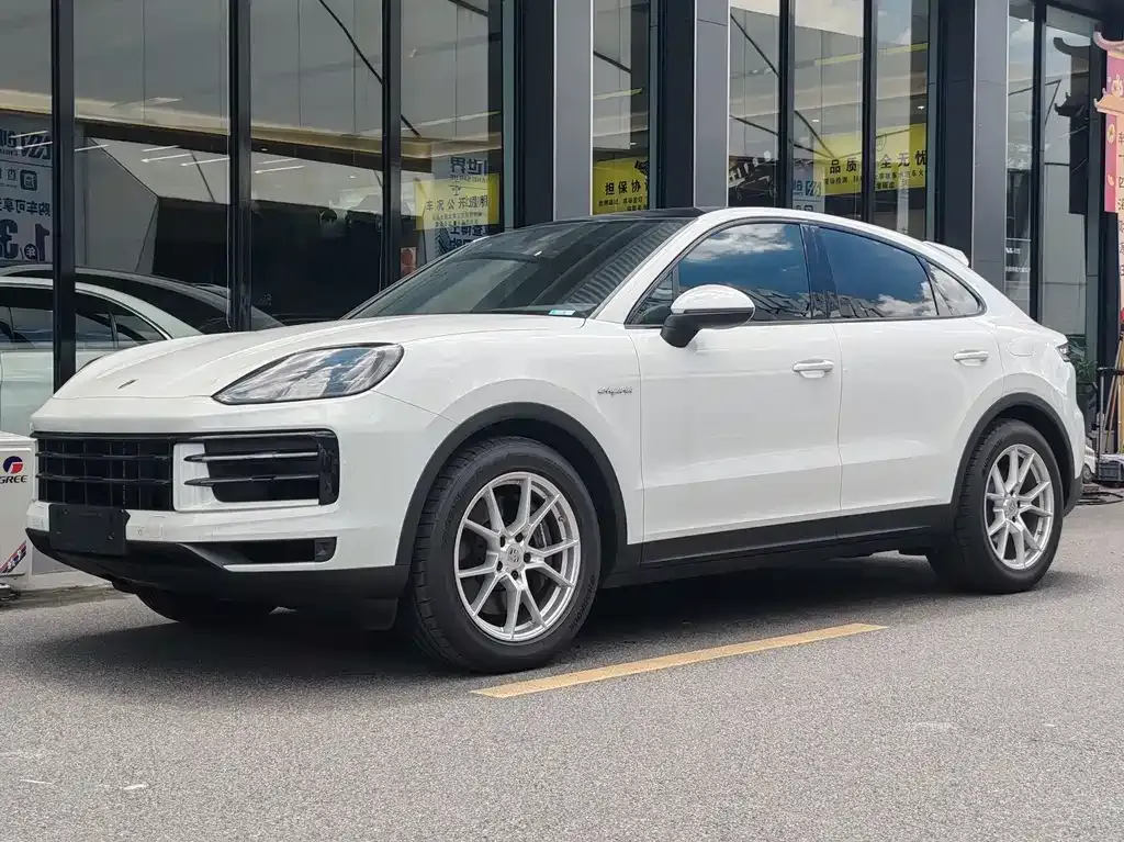 Porsche Cayenne Hybrid 2025 из CN, фото 1
