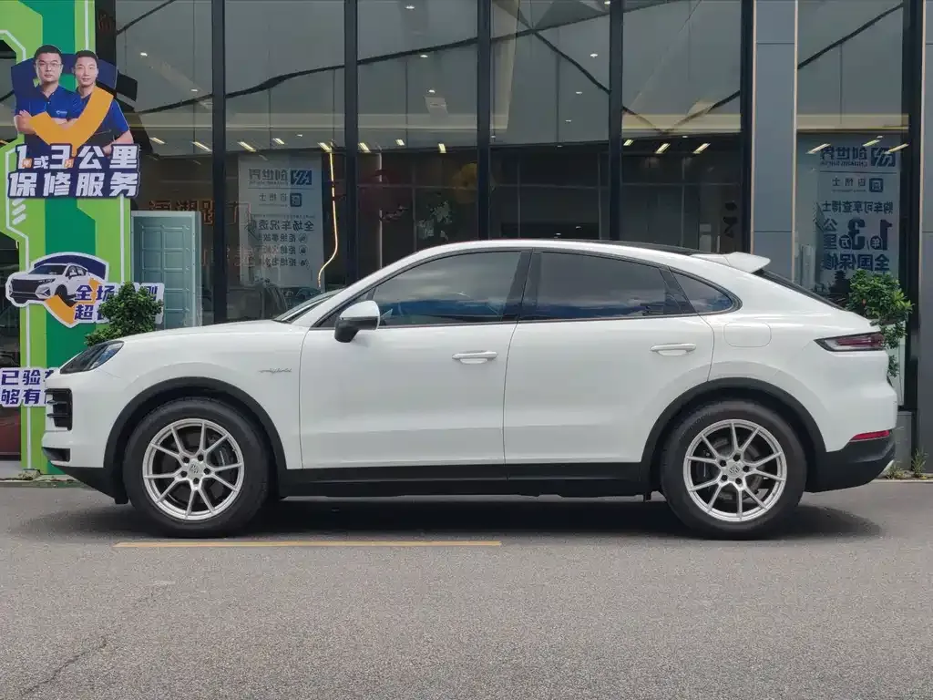 Porsche Cayenne Hybrid 2025 из CN, фото 2