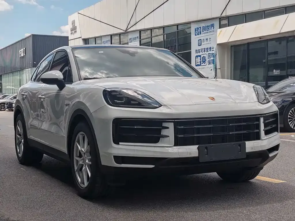 Porsche Cayenne Hybrid 2025 из CN, фото 3