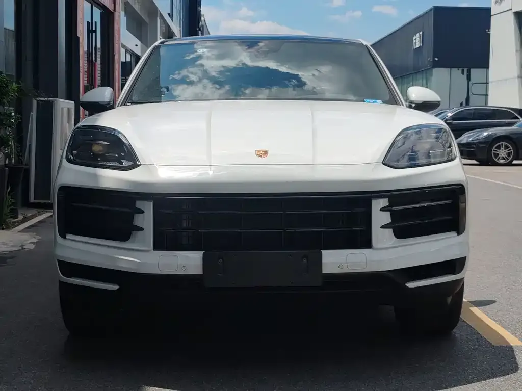 Porsche Cayenne Hybrid 2025 из CN, фото 4