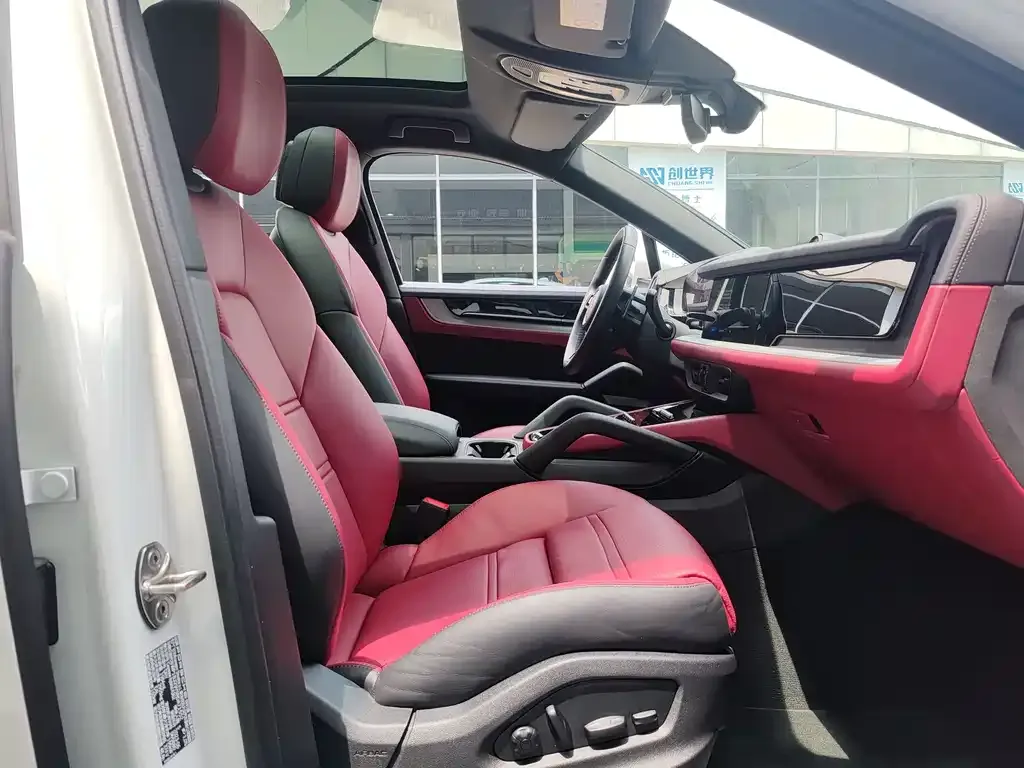 Porsche Cayenne Hybrid 2025 из CN, фото 6