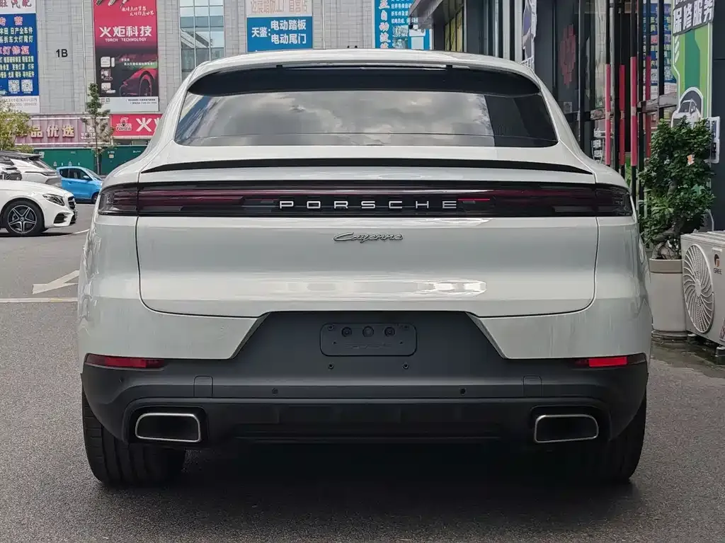 Porsche Cayenne Hybrid 2025 из CN, фото 8