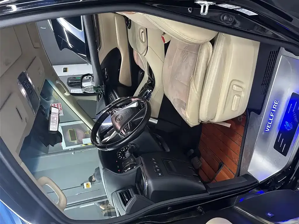 Toyota Vellfire 2021 из CN, фото 4