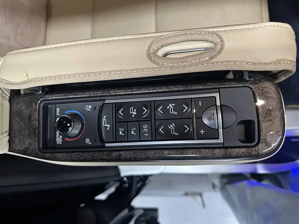 Toyota Vellfire 2021 из CN, фото 7