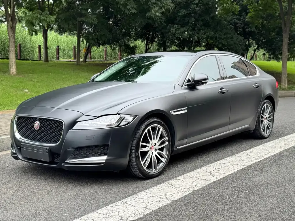 Jaguar XFL — фото 1