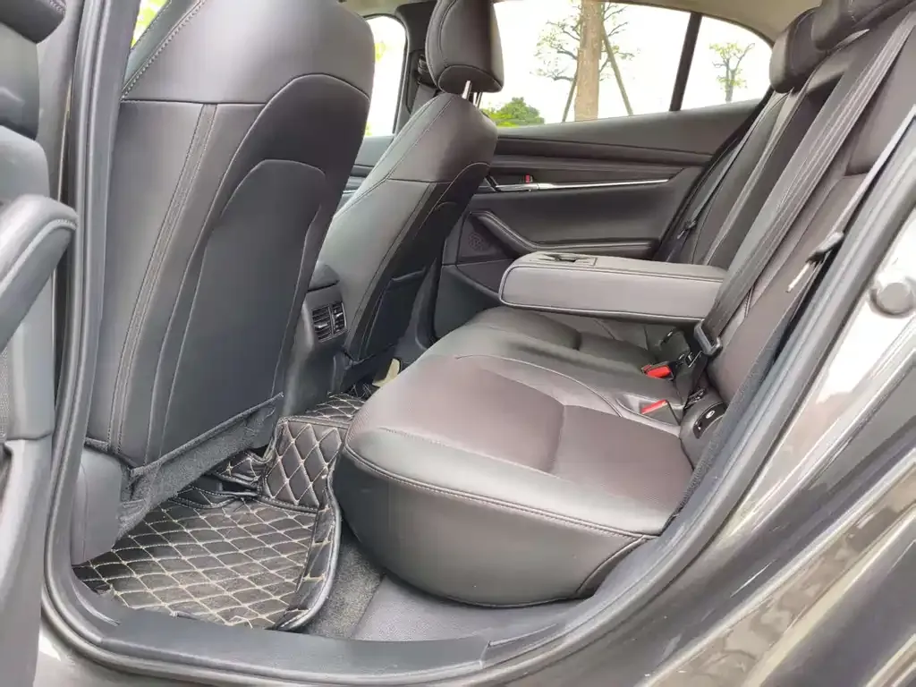 Mazda 3 Axela 2023 из CN, фото 10
