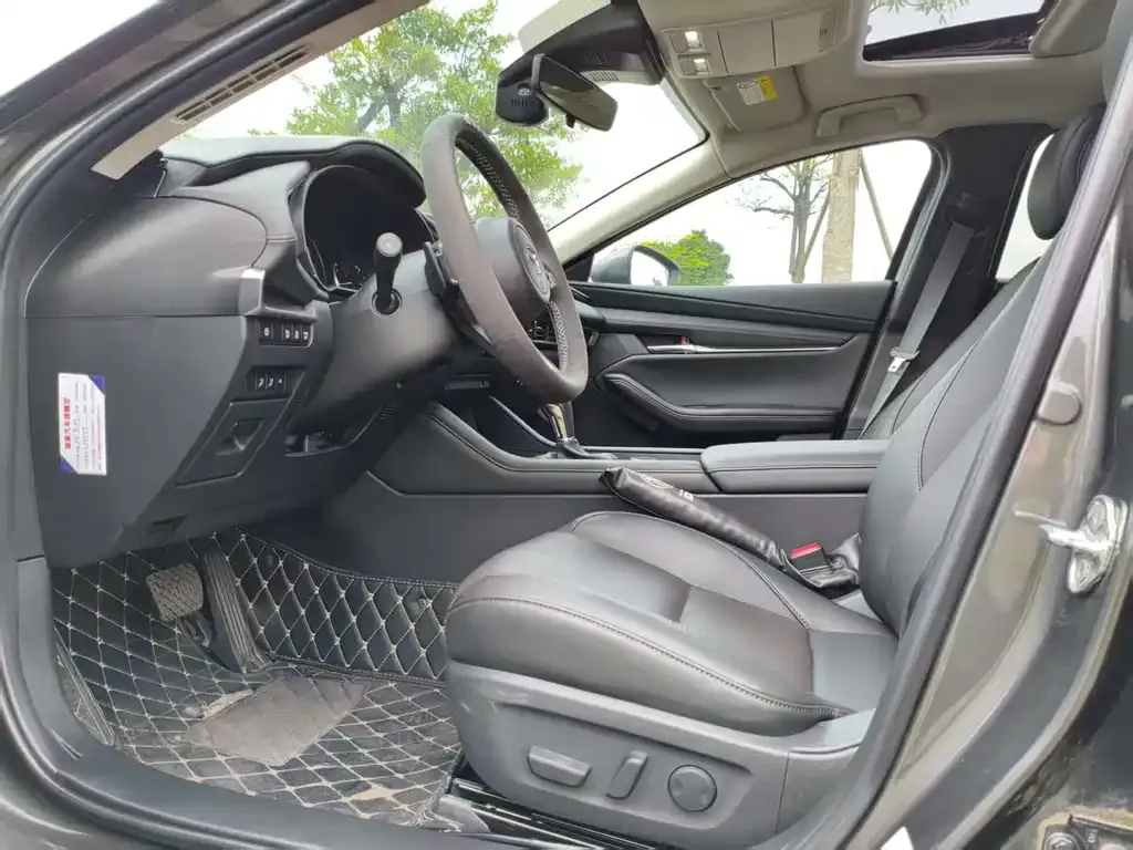Mazda 3 Axela 2023 из CN, фото 7