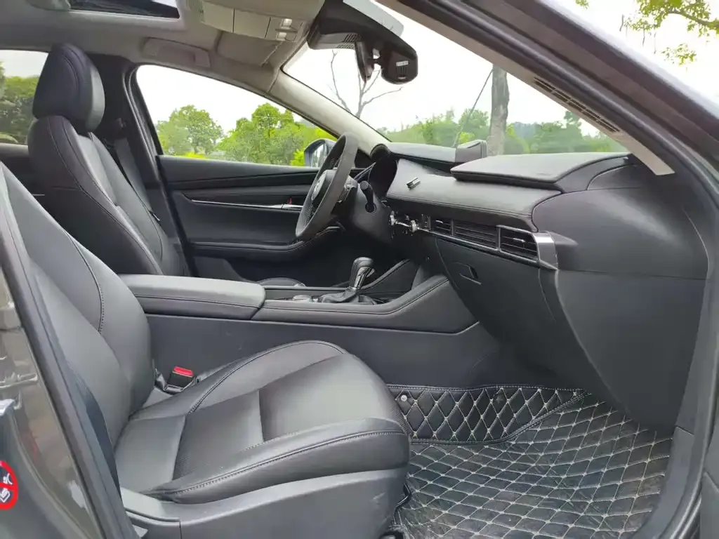 Mazda 3 Axela 2023 из CN, фото 9
