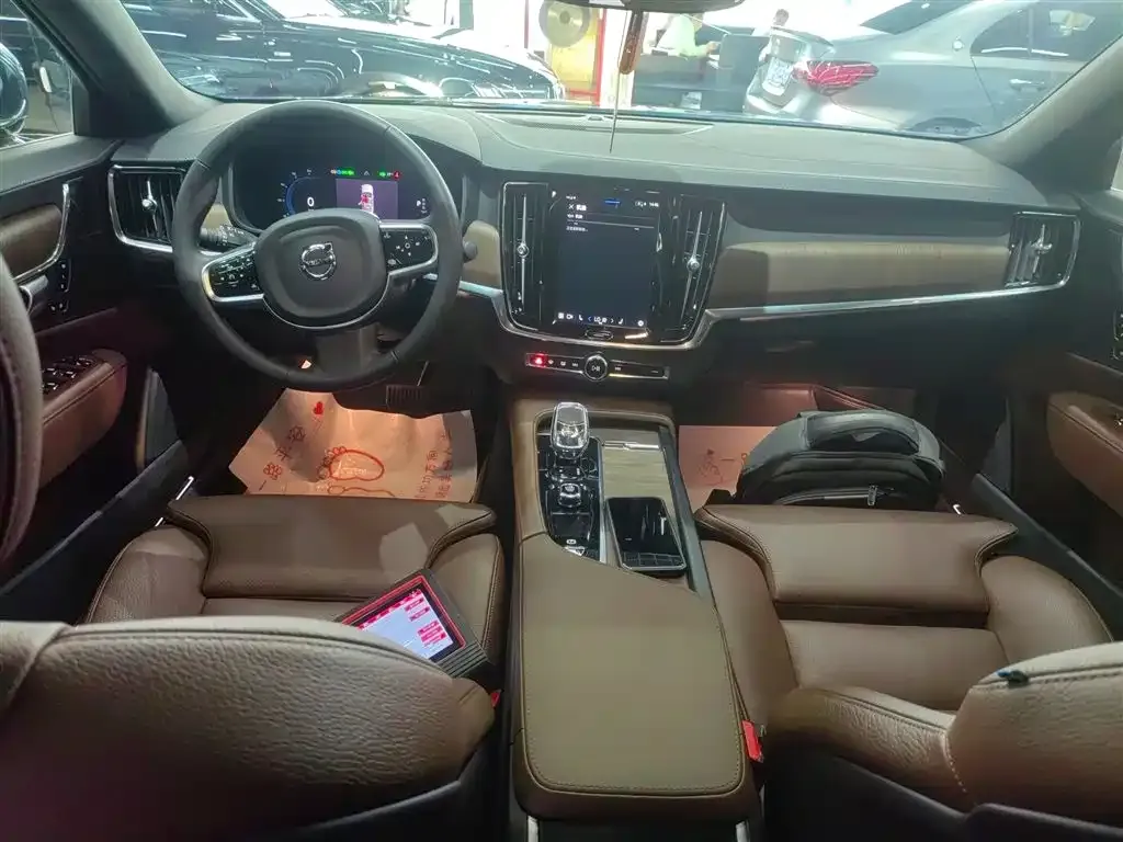 Volvo S90 — фото 10