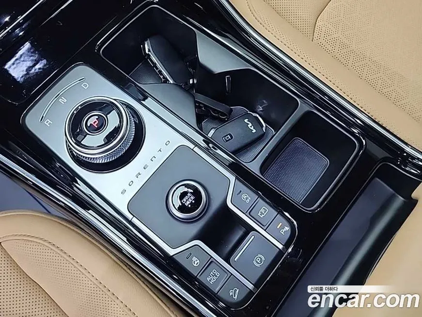 Kia Sorento — фото 8