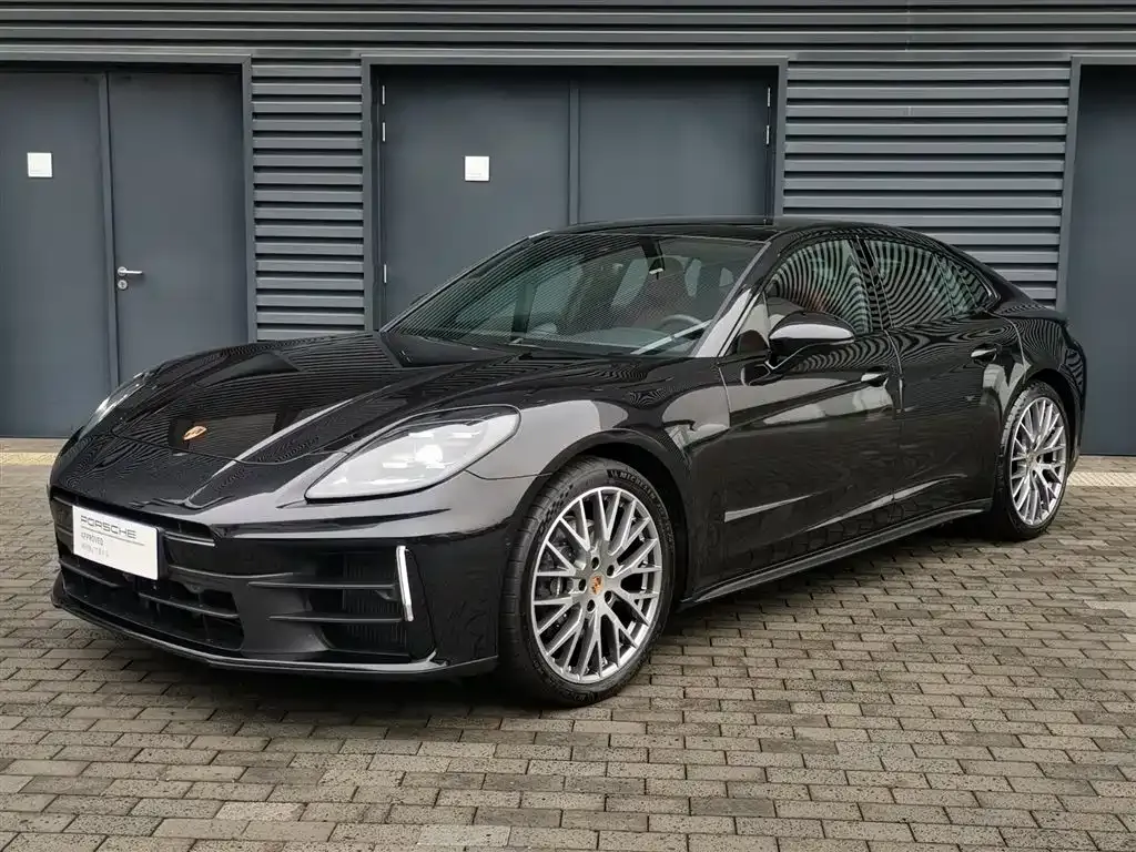 Porsche Panamera — фото 1