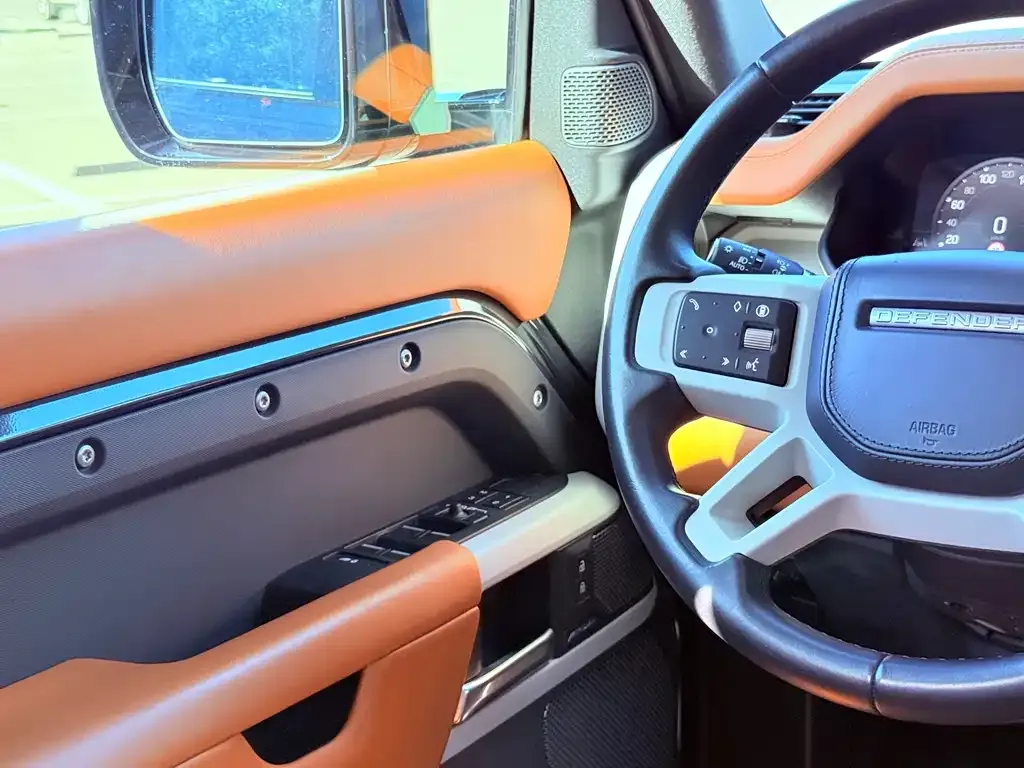 Land Rover Defender — фото 6