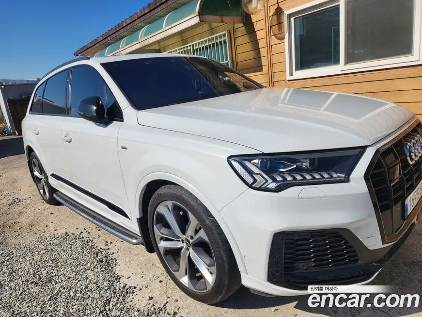 Audi Q7 2023 из KR, фото 1