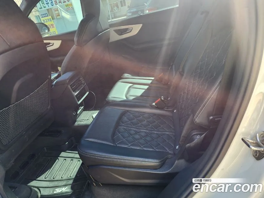 Audi Q7 2023 из KR, фото 10