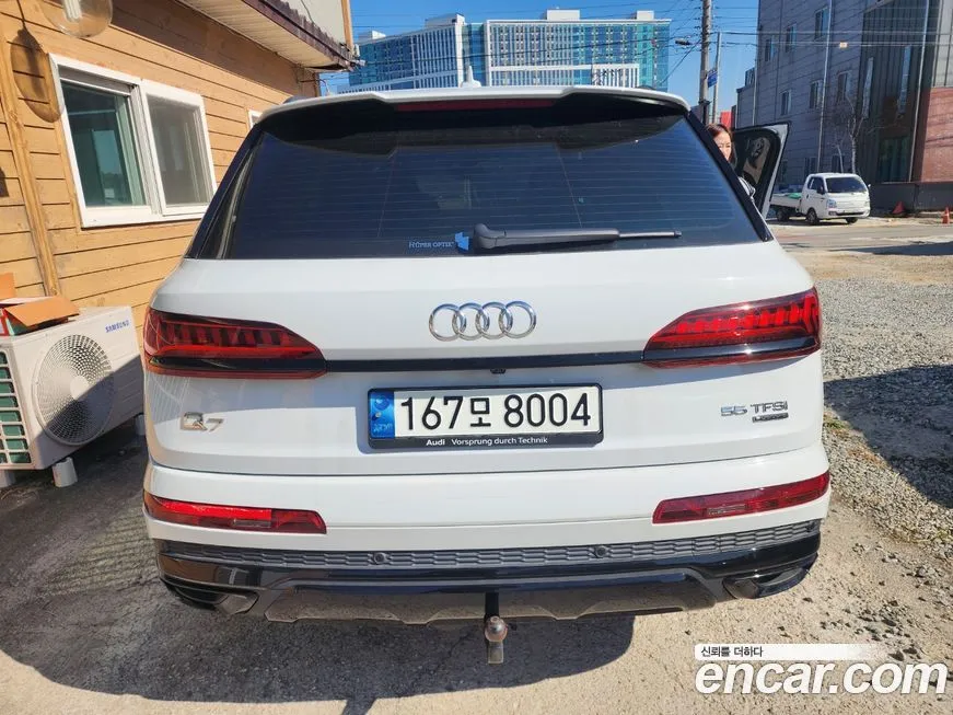 Audi Q7 2023 из KR, фото 4