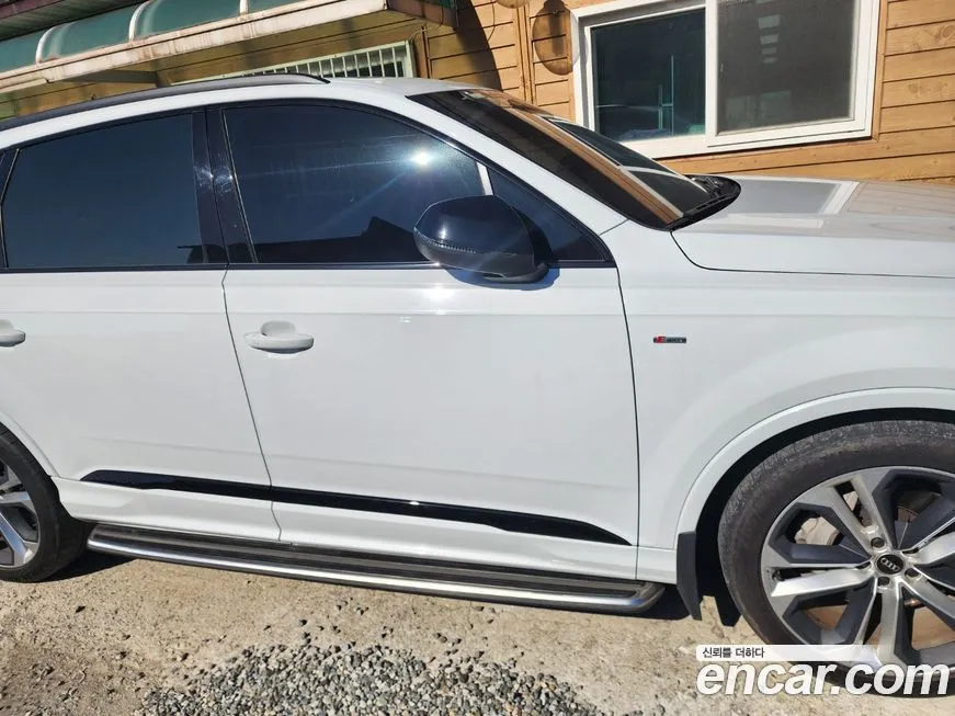Audi Q7 2023 из KR, фото 6