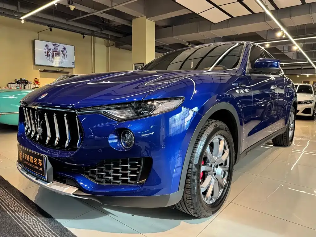 Maserati Levante — фото 1