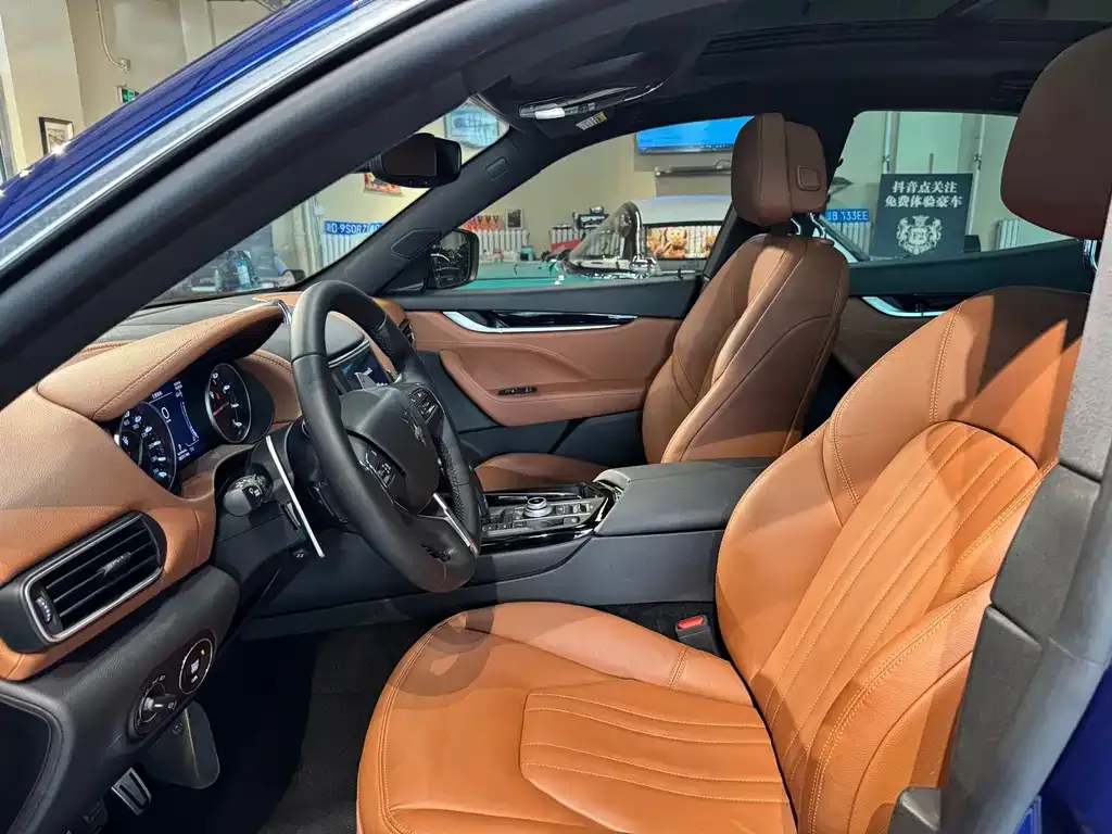 Maserati Levante — фото 10