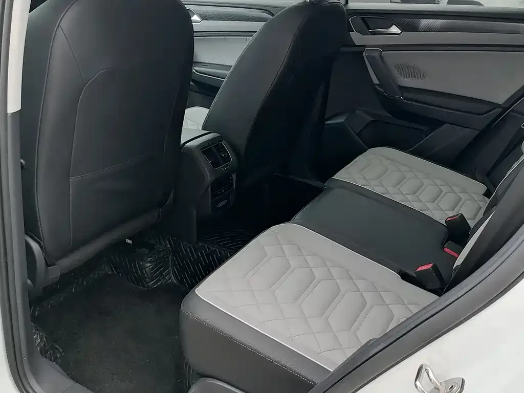 Volkswagen Tayron 2023 из CN, фото 5