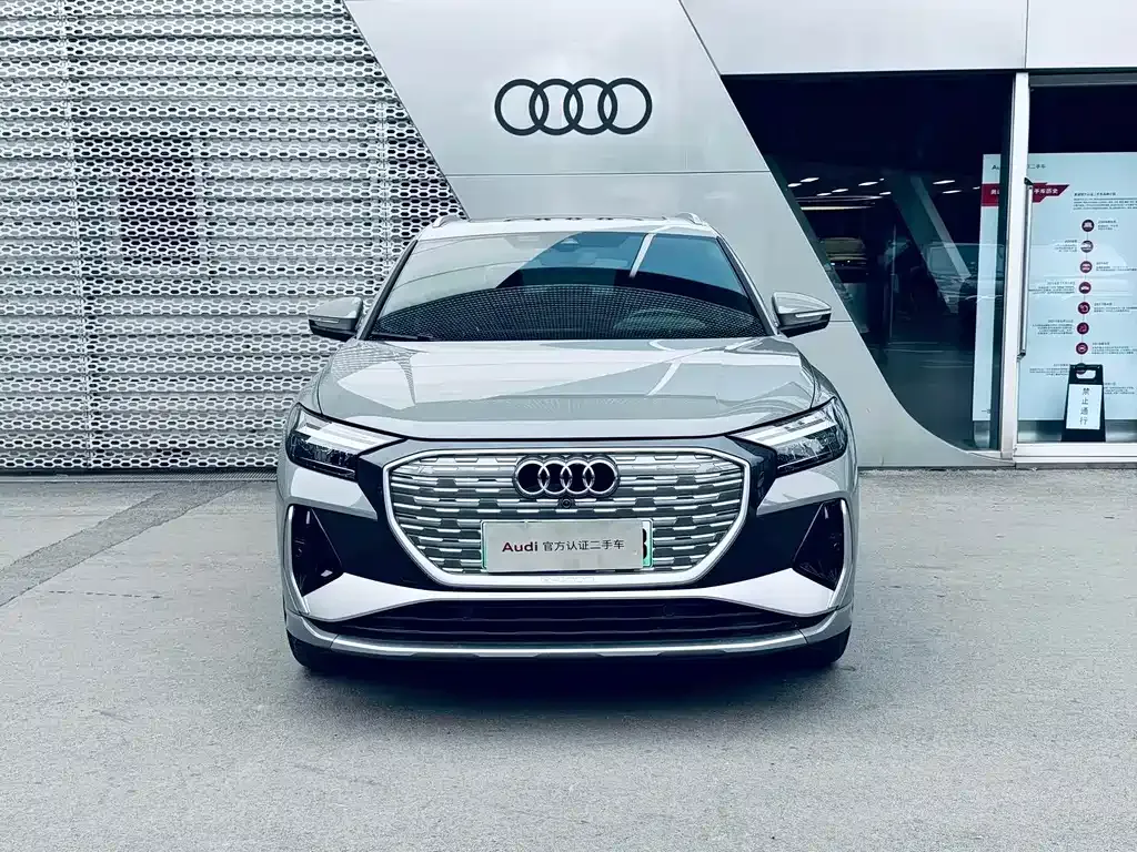 Audi Q4 e-tron — фото 3