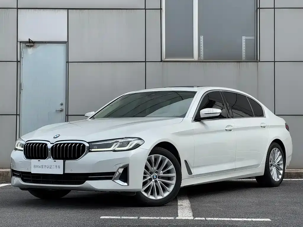 BMW 5 Series — фото 1