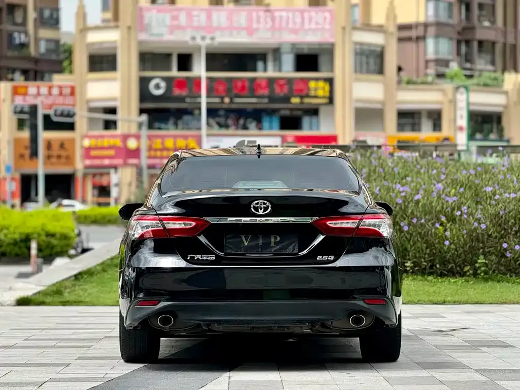 Toyota Camry — фото 5